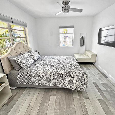 Stylish & Cozy Escape Near The Beach- Free Parking, Backyard, Private, Bbq Pompano Beach Eksteriør billede