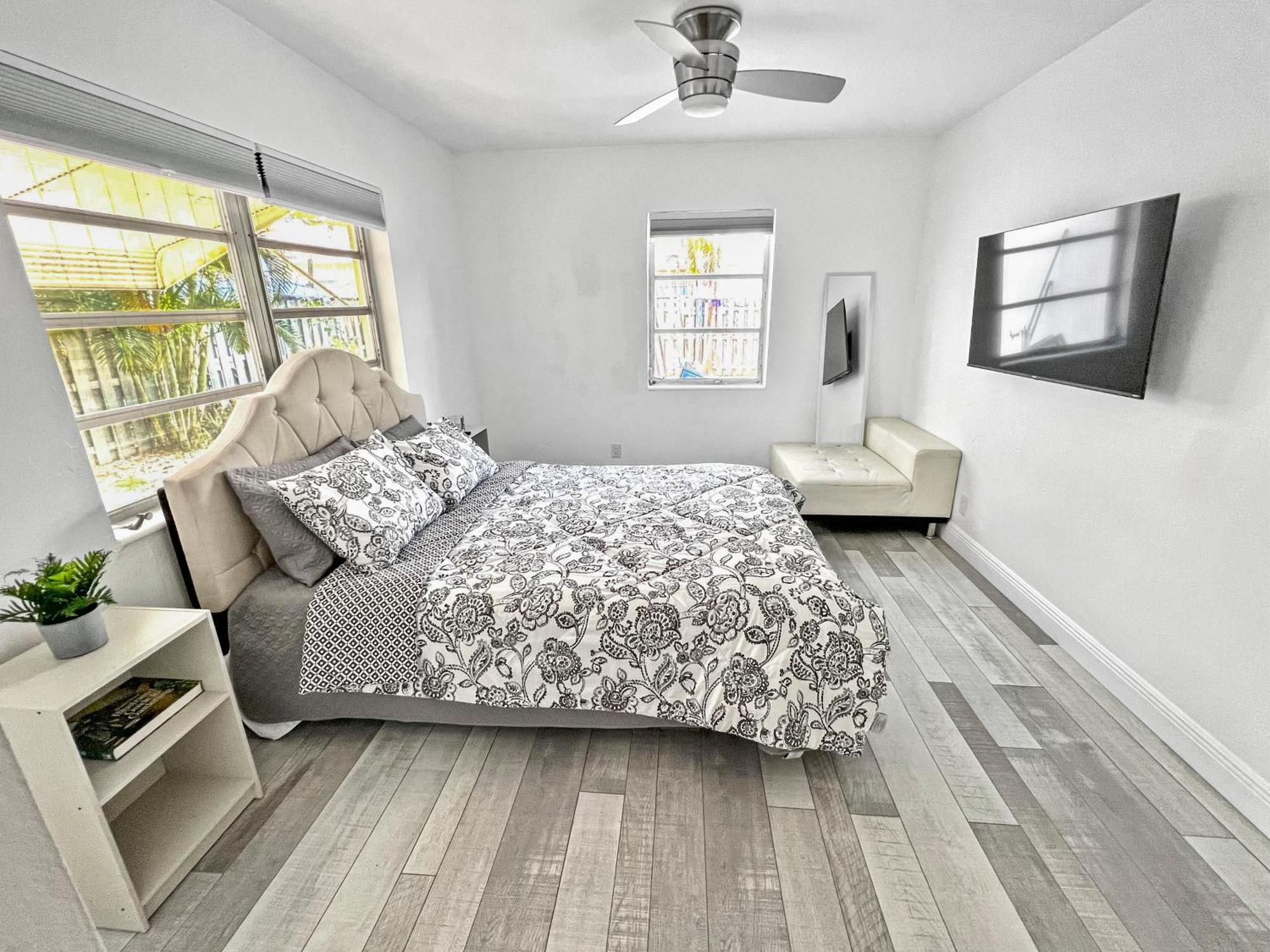 Stylish & Cozy Escape Near The Beach- Free Parking, Backyard, Private, Bbq Pompano Beach Eksteriør billede